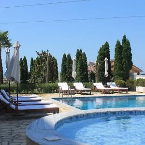 Aleksandrus Jardin Hotel Arape-Rashbulli