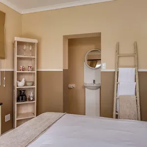 Mill Park Corner Apartment Port Elizabeth